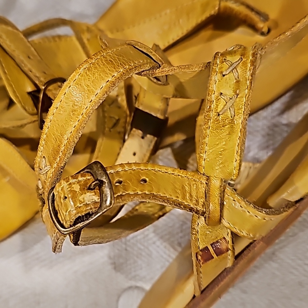 Sandals - Picture 3 of 4